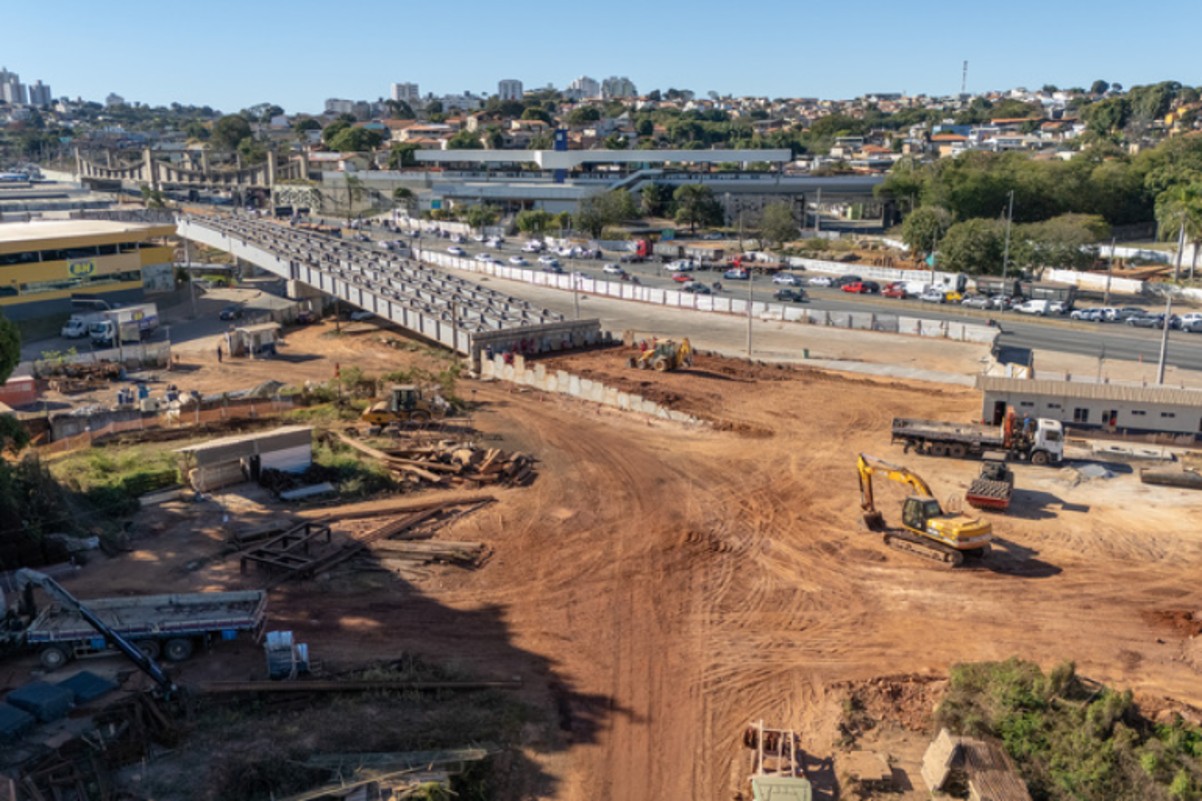 Obras na Cristiano Machado alteram trânsito em BH nesta segunda-feira (24); entenda 