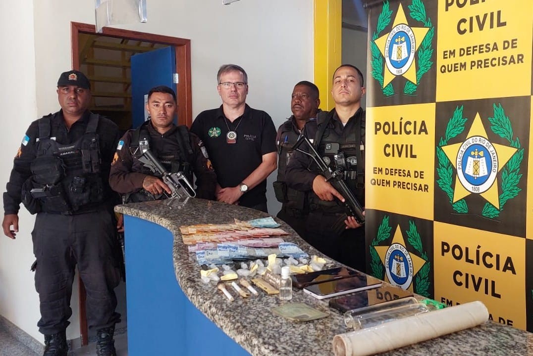 Quatro pessoas são presas por tráfico de drogas em Piraí