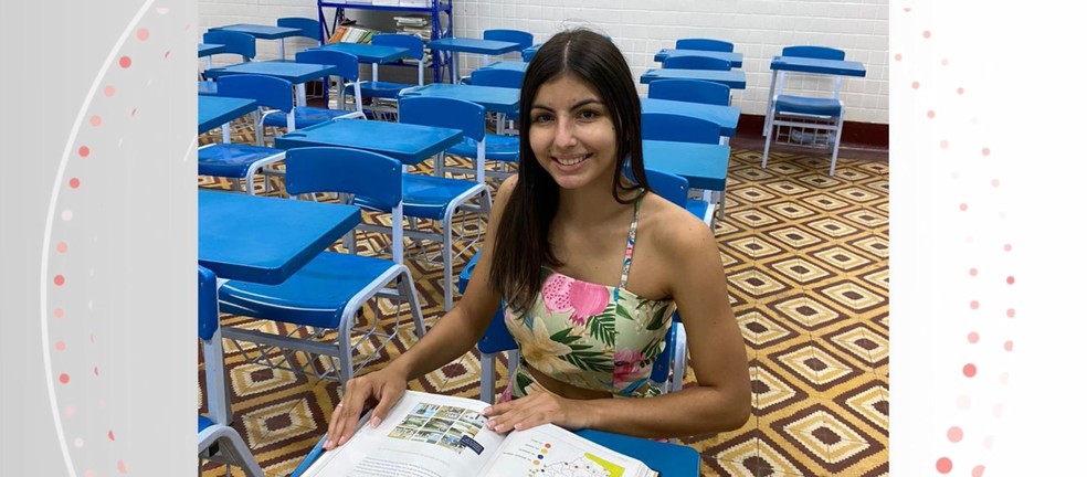 Amanda Teixeira Zampiris, 18 anos, estudante de escola pública no ES e nota mil na redação do Enem 2023 — Foto: Divulgação
