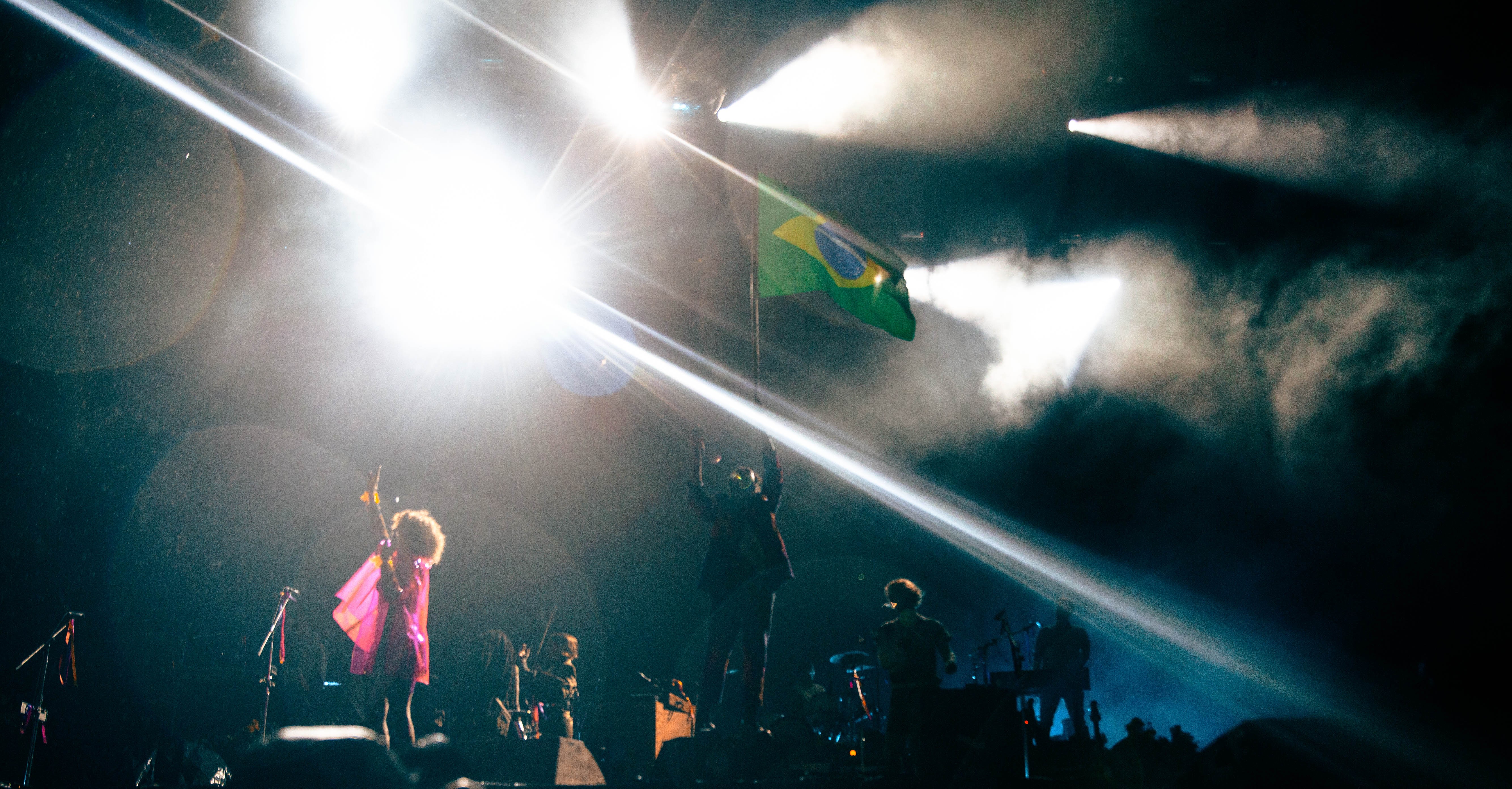 Arcade Fire toca 'Águas de Março' em show encantador do Lolla, apesar do vocal ofegante de Win Butler