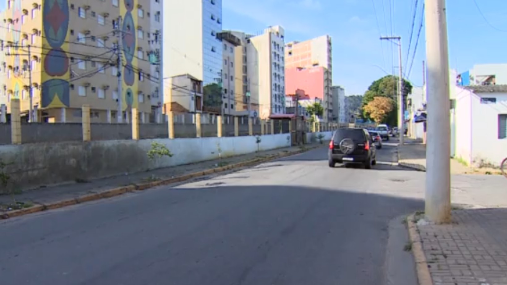 Jovem morre e duas amigas ficam feridas após serem baleadas dentro de carro em Aparecida, SP
