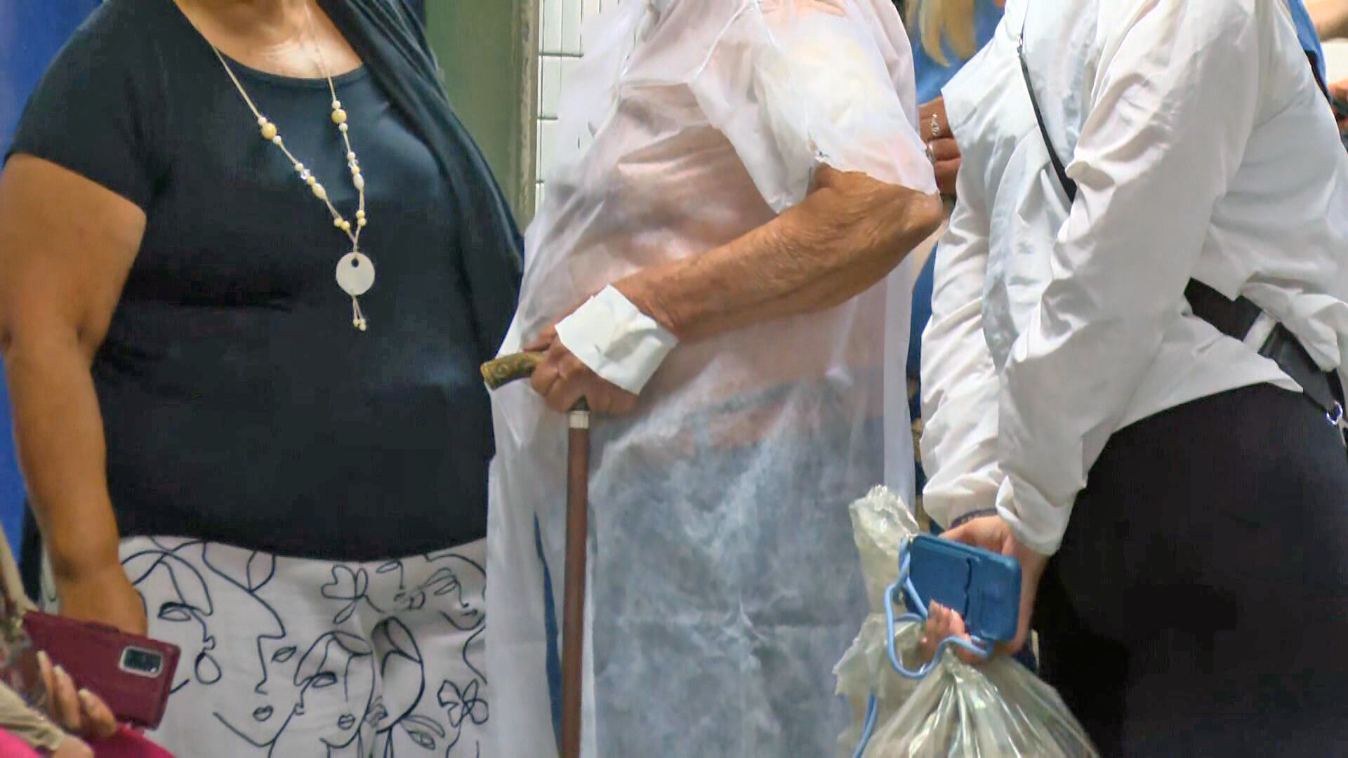 Coronel reformado e neto, policiais militares de MG, são baleados em tentativa de assalto no Méier; mulher também sai machucada