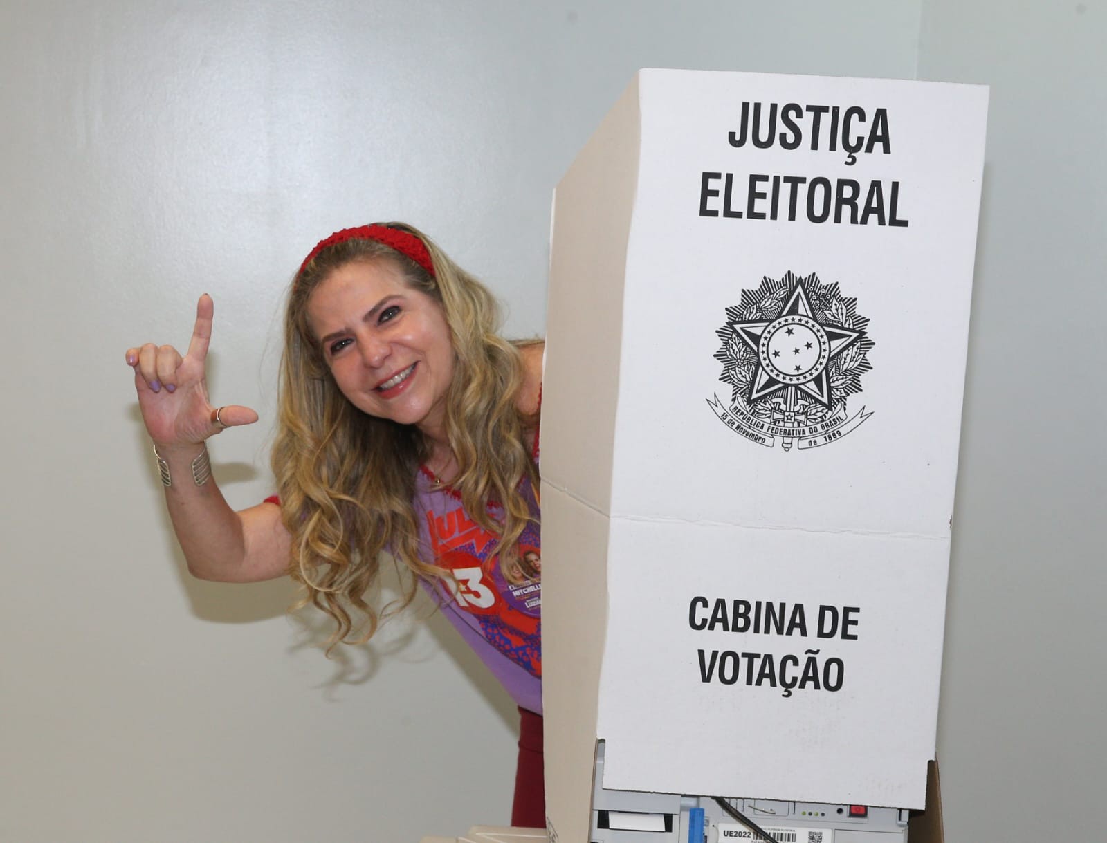 Luizianne Lins (Rede) vota em Fortaleza