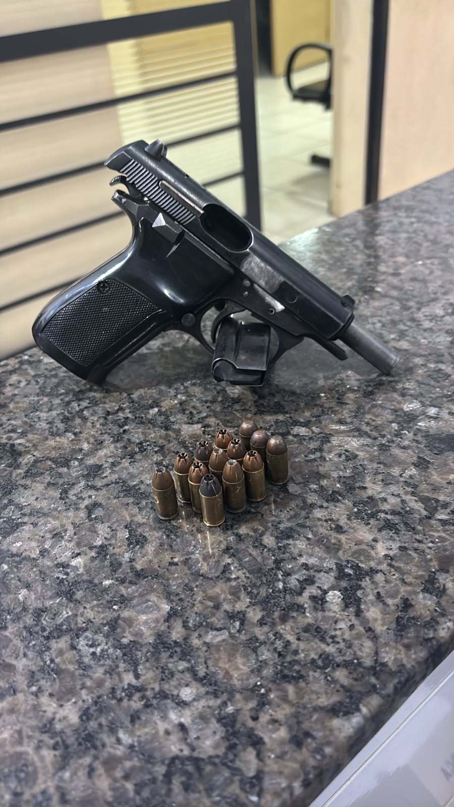 Suspeito morre e policial fica ferido após perseguição, batida e troca de tiros em Limeira