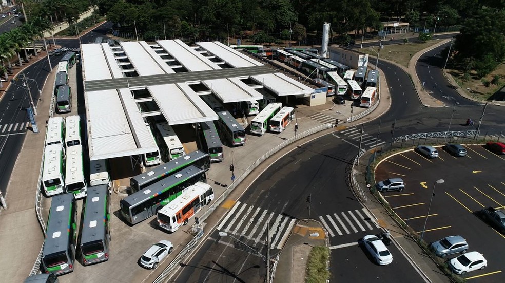 Prefeito promete circulação de nova frota de ônibus em Ribeirão