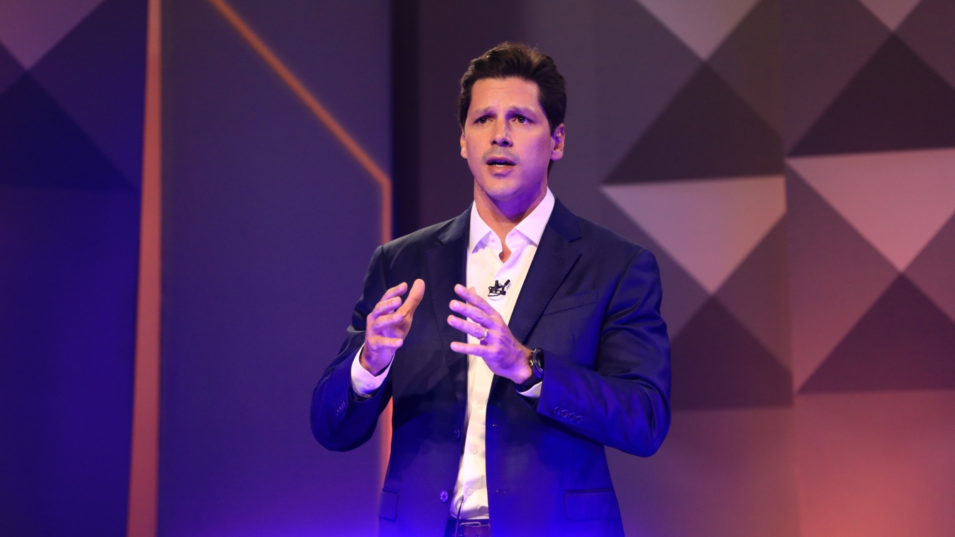 Daniel Vilela anuncia que vai se licenciar do governo em novembro para tirar férias; presidente do TJ-GO deve assumir