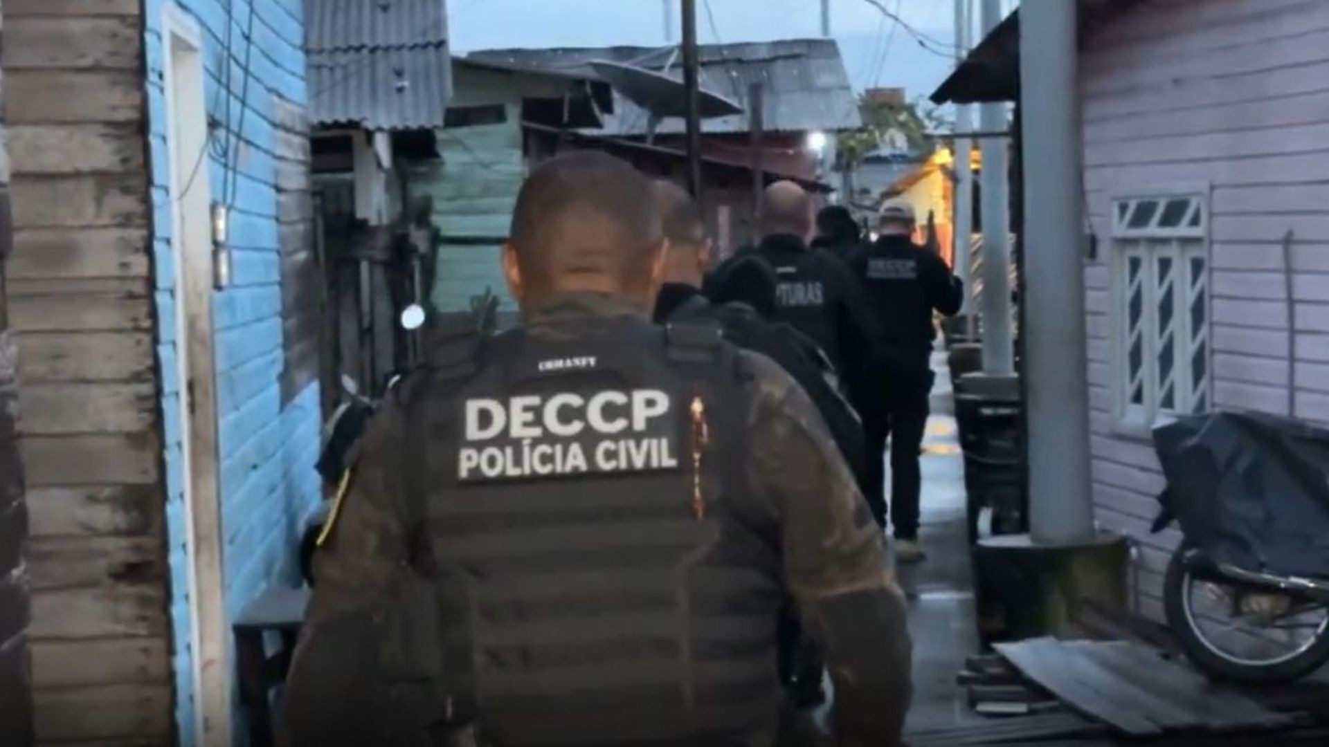 Suspeitos de render e roubar família com violência dentro de casa são presos, no Amapá