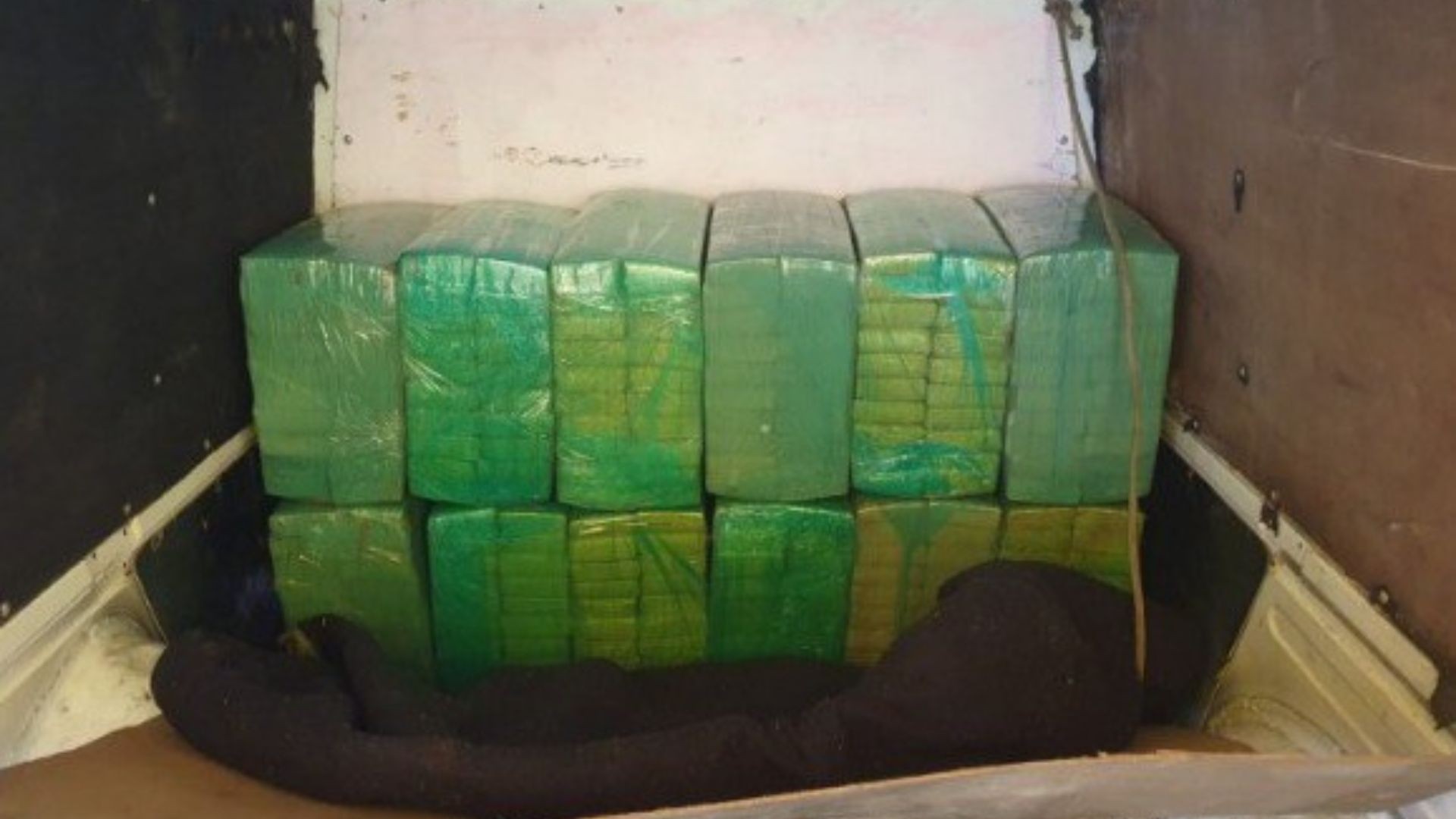 PRF apreende mais de 340 kg de maconha na BR-153 no interior de SP
