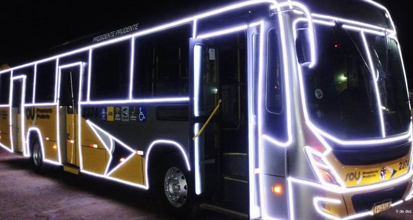 Com abertura de comércio em horário estendido, ‘Ônibus de Natal’ começa a circular em Presidente Prudente