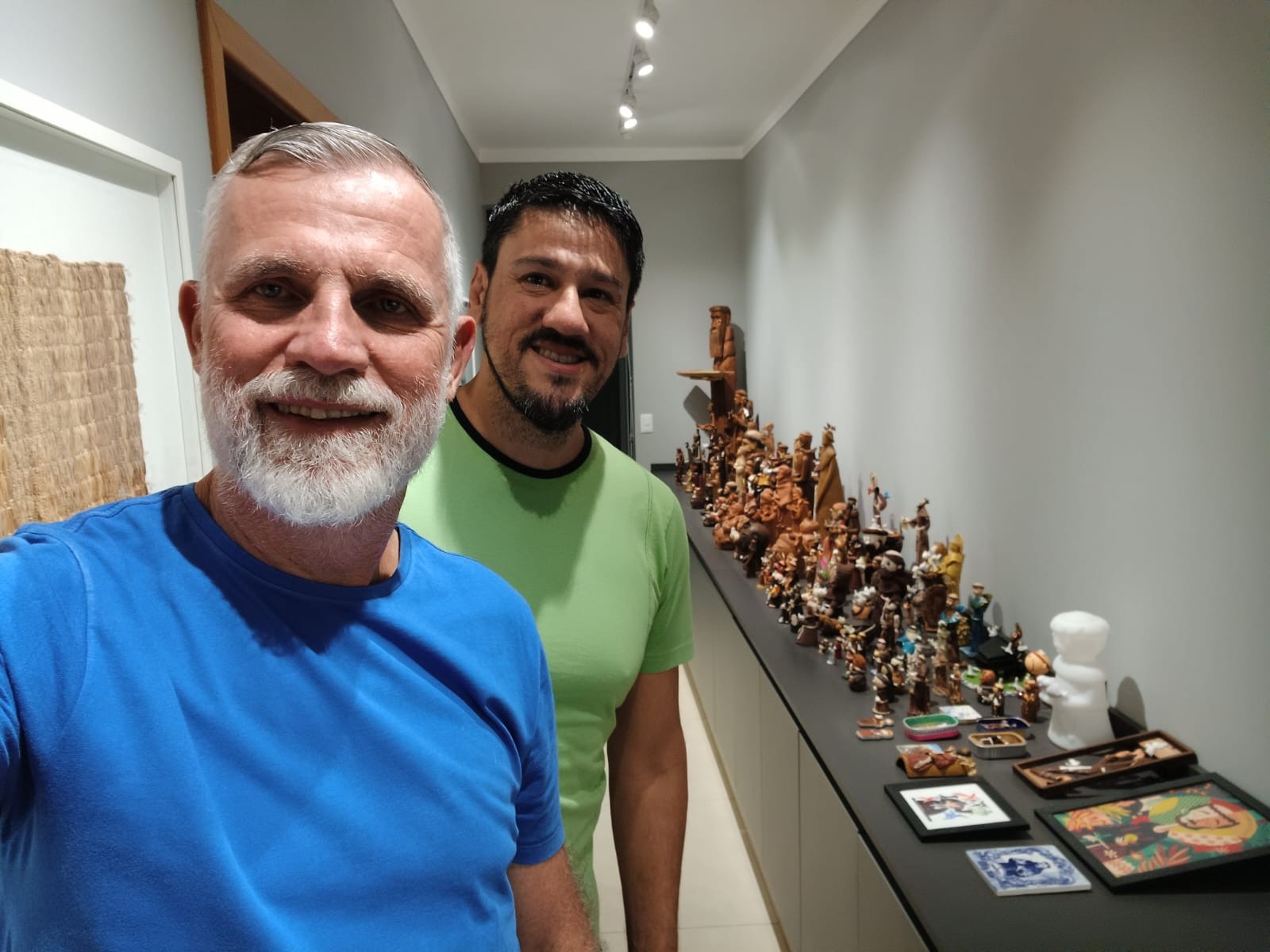 São Francisco de Assis: casal coleciona mais de 100 imagens do santo de diferente lugares 