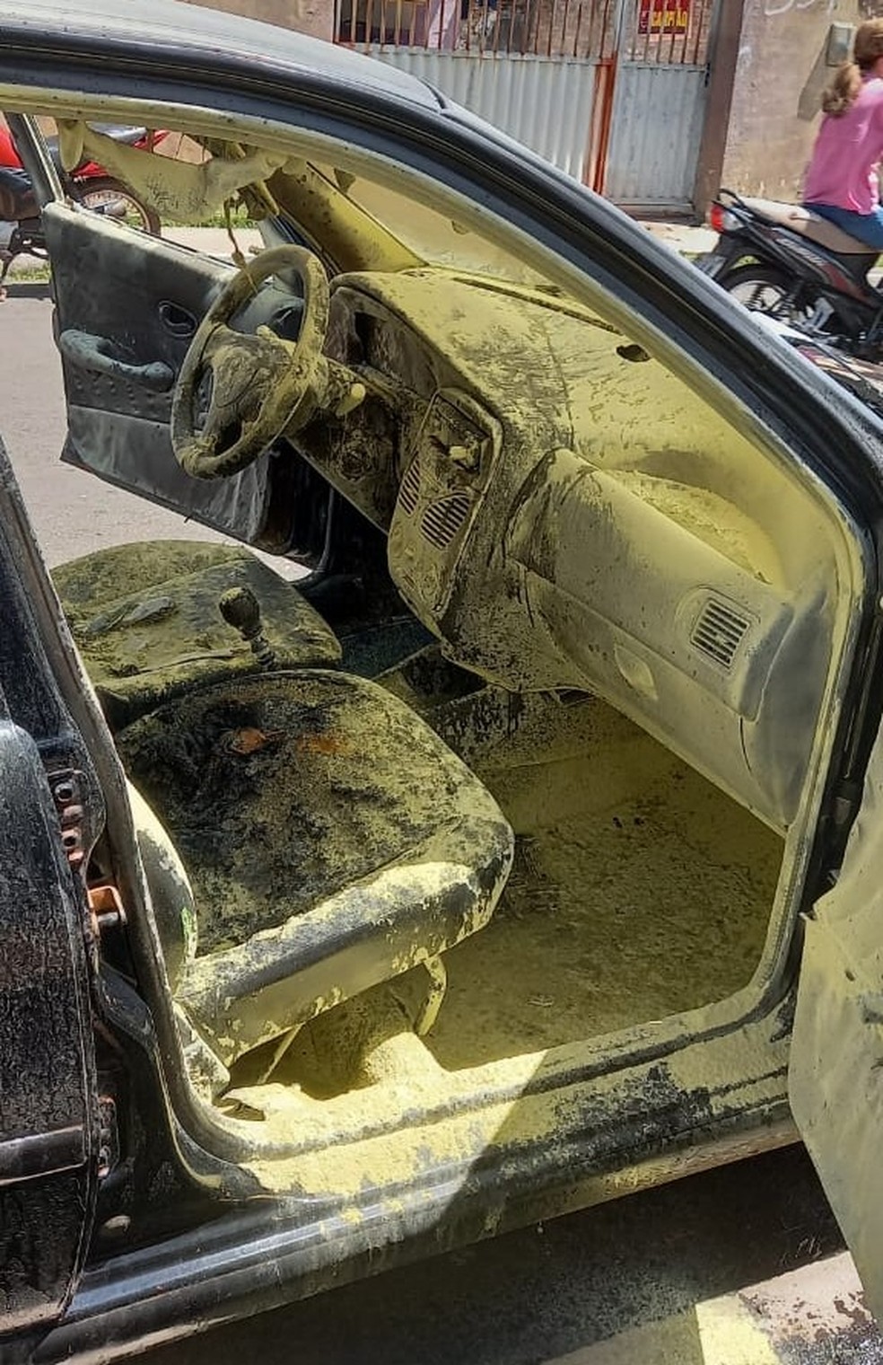 Bateria de celular carregando dentro de carro explode e causa incêndio, no  Piauí | Piauí | G1