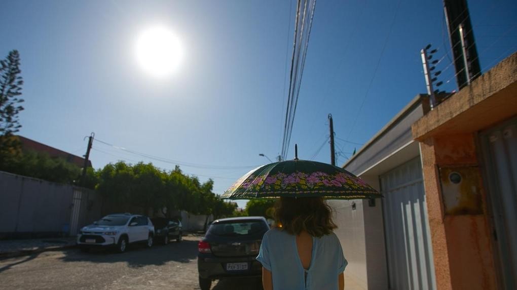 Ceará enfrenta onda de calor com temperaturas até 3ºC mais altas nos próximos dias