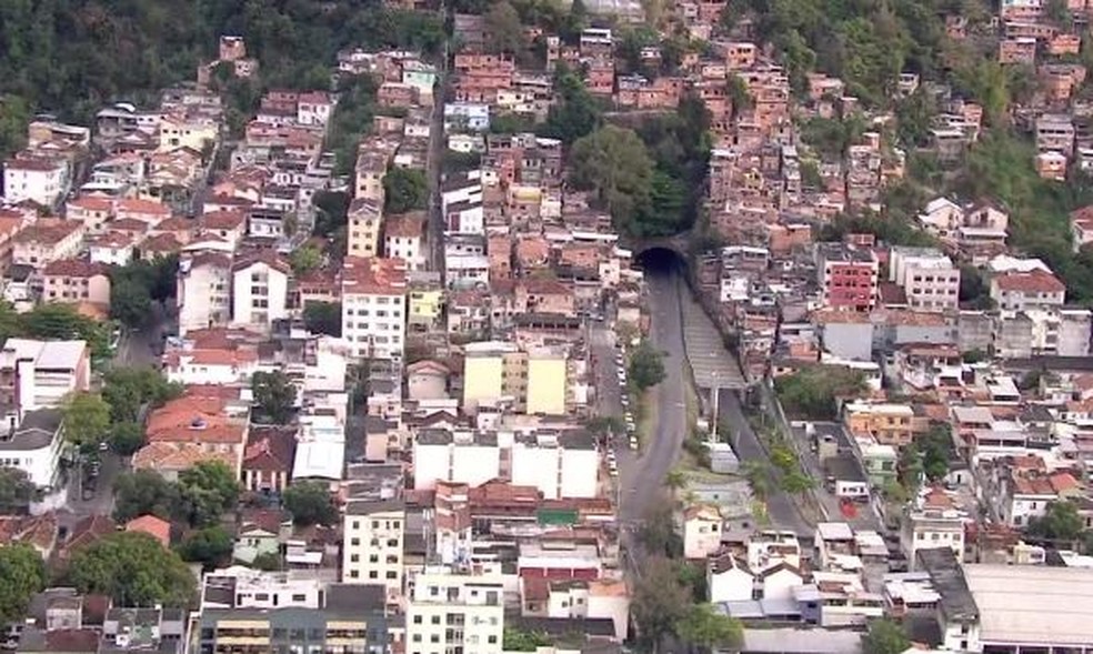 Morro dos Macacos, em Vila Isabel, Zona Norte do Rio — Foto: Reprodução / TV Globo