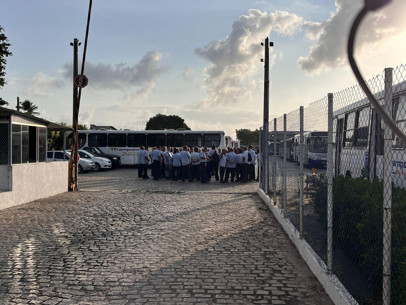 Motoristas de ônibus fazem paralisação de linhas metropolitanas na Grande Natal