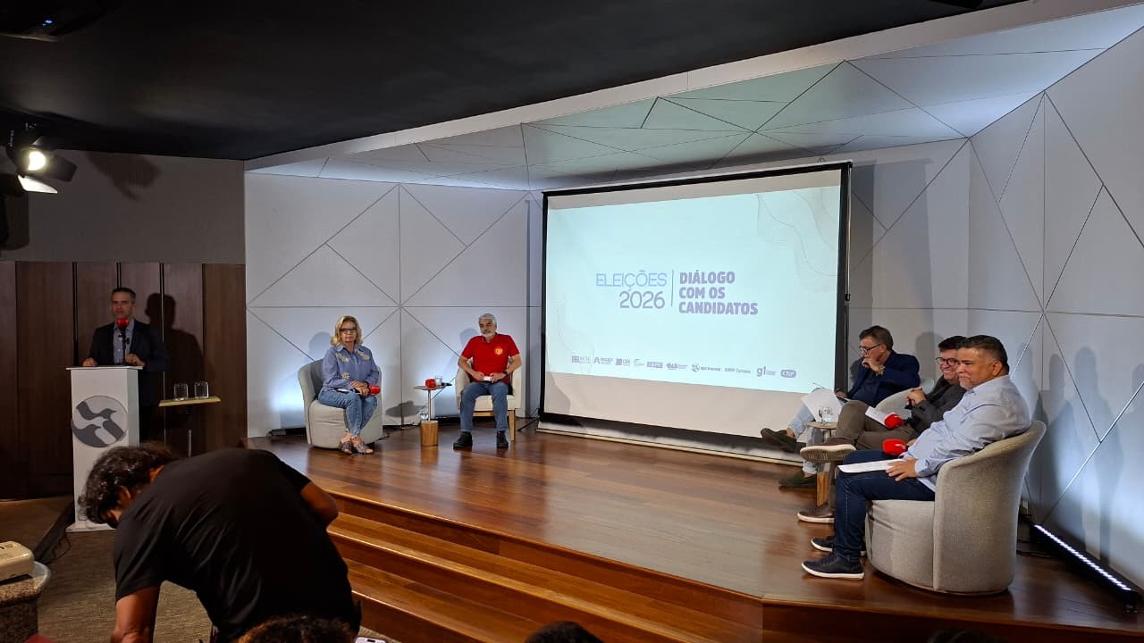 Humberto Costa, candidato ao Senado, participa de sabatina no Grupo Asa Branca