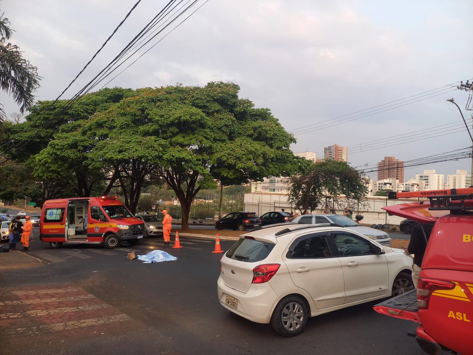 Idosa é arrastada 40m por ônibus e morre na Avenida Getúlio Vargas, em Uberlândia