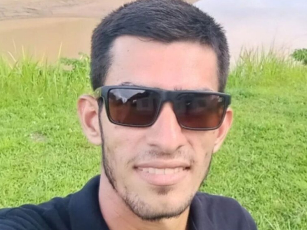 Tiago Barbosa do Nascimento, de 29 anos, sumiu nas águas no último sábado (16), no Rio Iaco, em Sena Madureira — Foto: Reprodução/Instagram