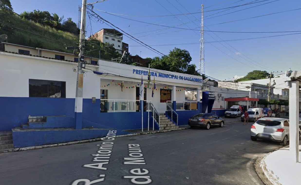 Servidores públicos são investigados por fraudes em licitação e 'rachadinha'; operação cumpre mandados em três cidades