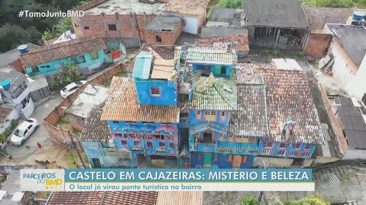 Castelo construído no bairro de Cajazeiras, em Salvador, chama a ...