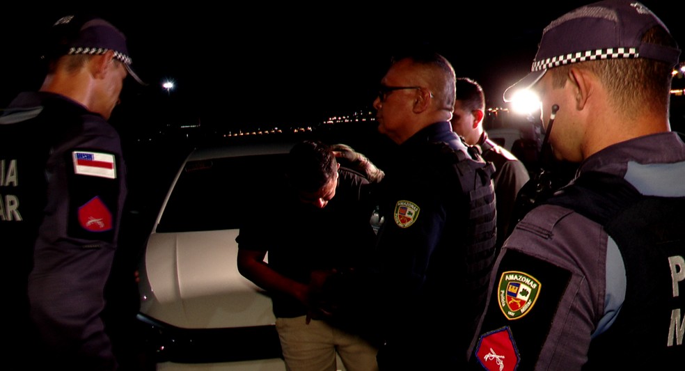 Comandante da embarcação que naufragou em Manaus foi encaminhado à Delegacia Especializada em Homicídios e Sequestros — Foto: Rede Amazônica