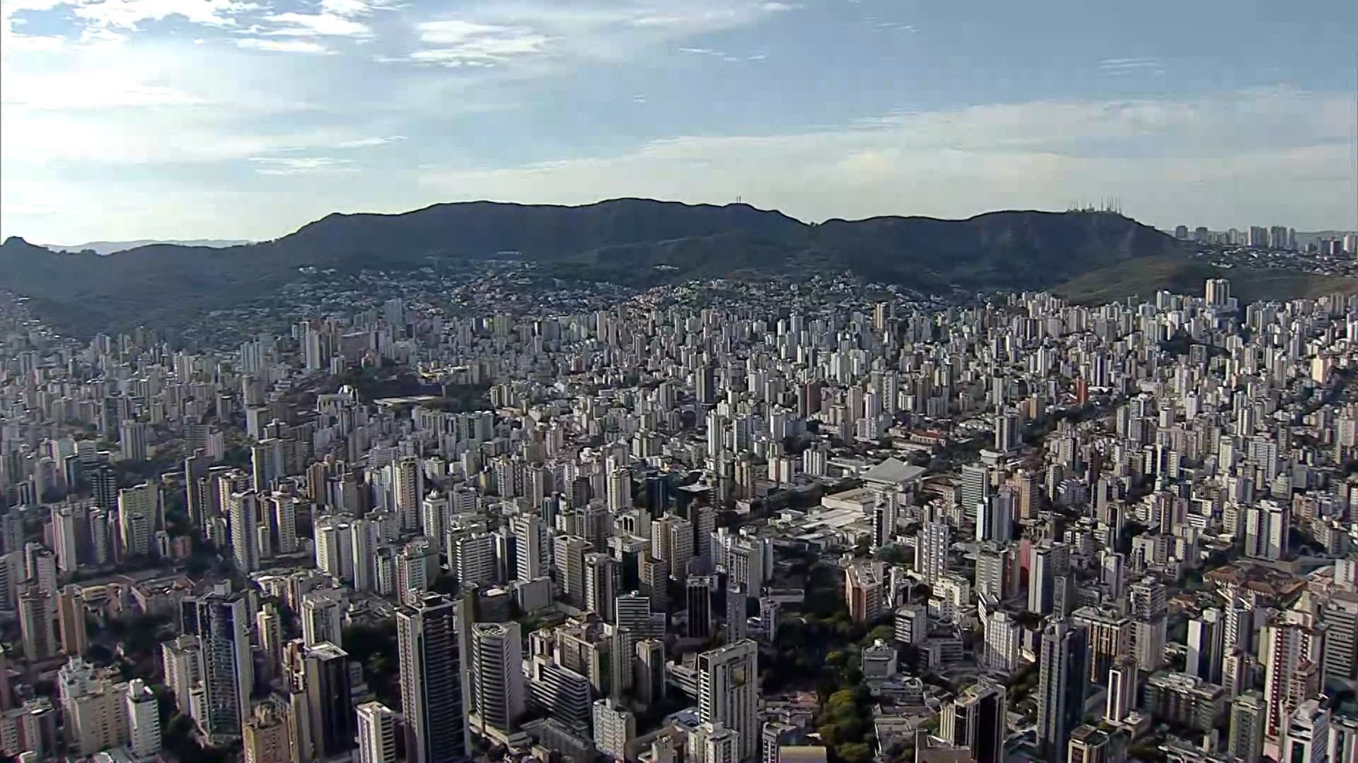 BH tem chuva no fim da tarde em meio a alerta da Defesa Civil