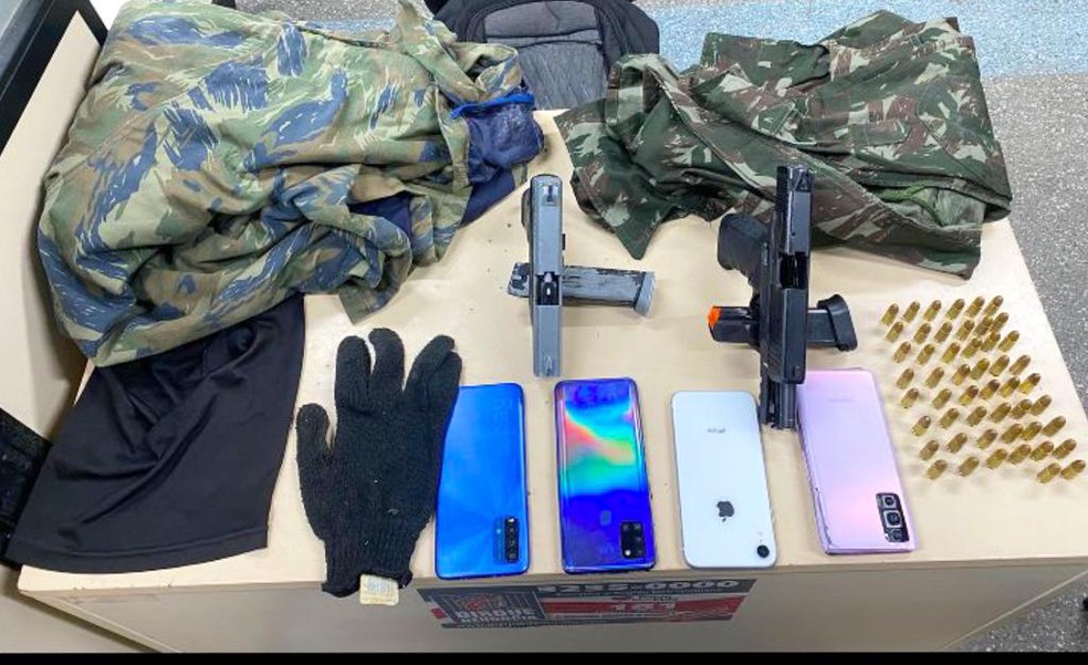 Material apreendido com os homens — Foto: Divulgação/Polícia Militar
