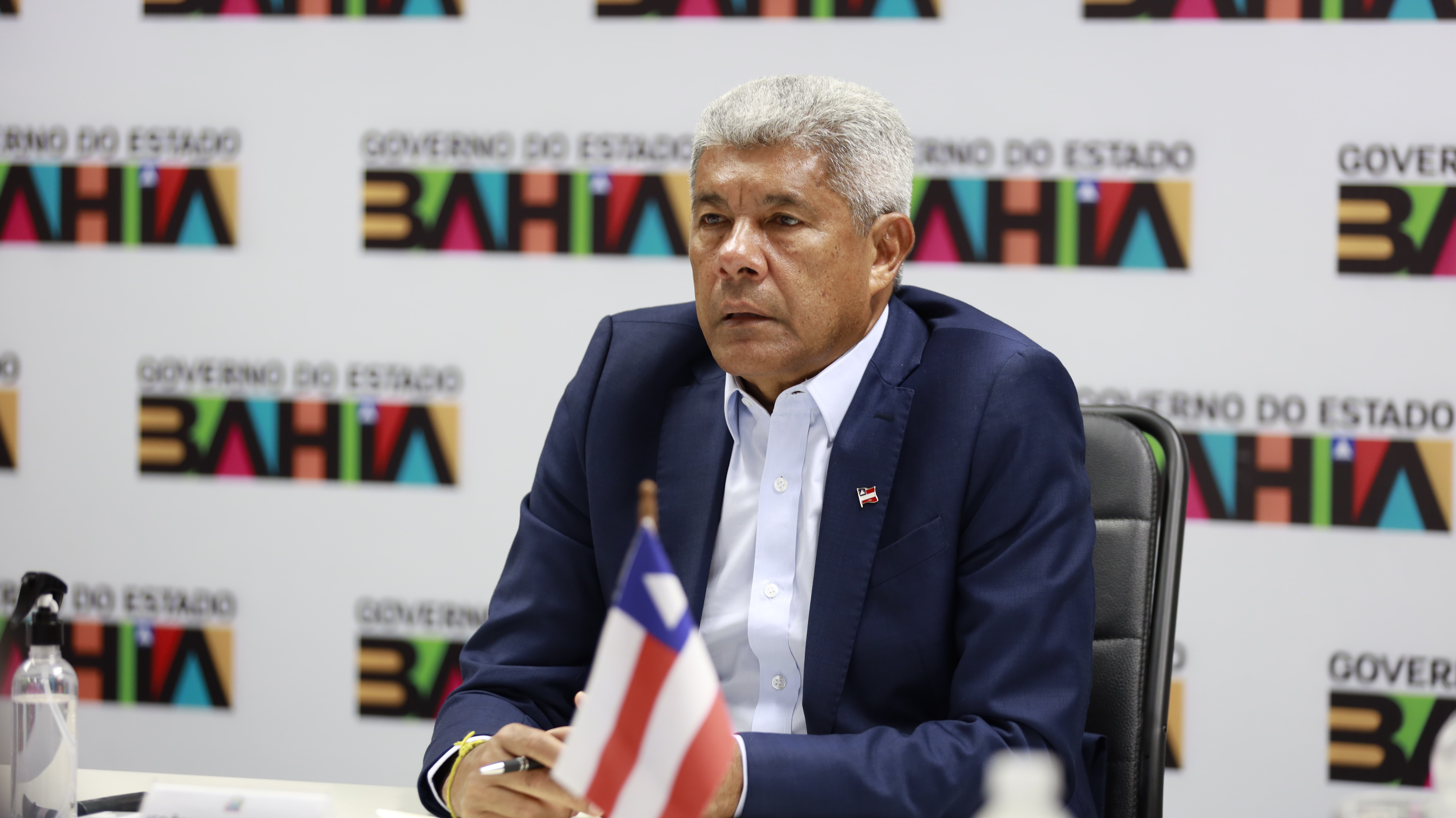Aprovação do governo Jerônimo Rodrigues varia entre 56% e 33% na Bahia