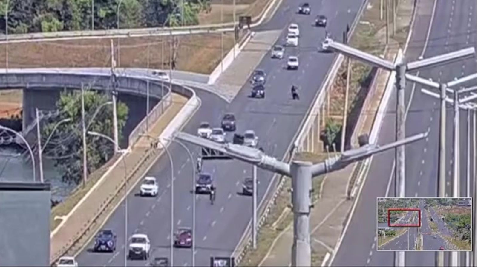 Homem que caiu no Lago Paranoá após acidente de moto morre no DF