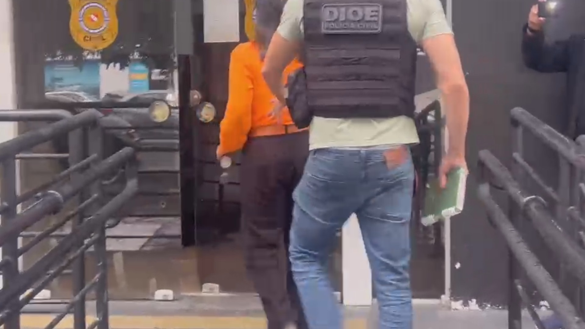 Servidora pública é presa em shopping de Belém por desvio de equipamento da rede municipal de saúde