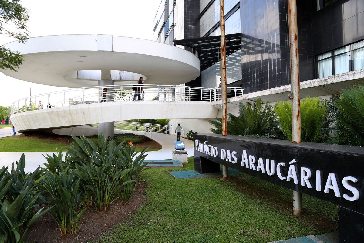 TCE suspende licitação do Governo do PR depois de empresa vencedora ser investigada por suspeita de ligação com PCC