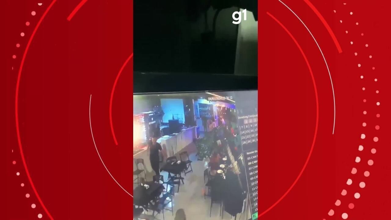 VÍDEO: capivara invade restaurante e assusta clientes em Ipanema | G1
