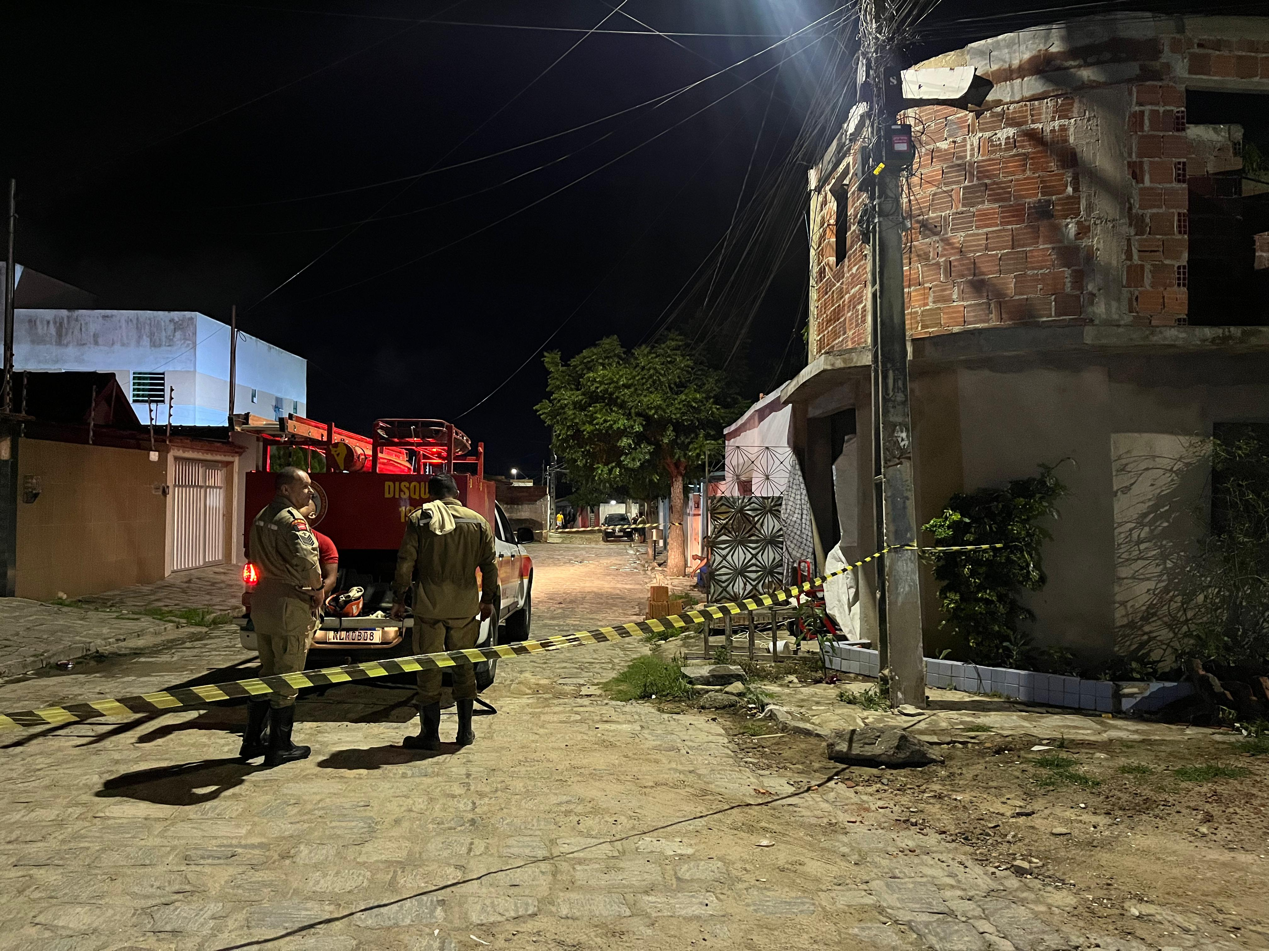 Filho é preso suspeito de matar pai e enterrar corpo em casa há um ano, em Campina Grande