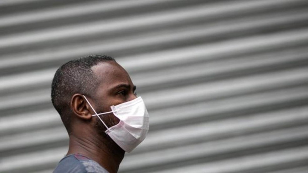 Atualmente, 2.966 pacientes estão em monitoramento e 64 estão internados.  — Foto: Getty Images/ BBC