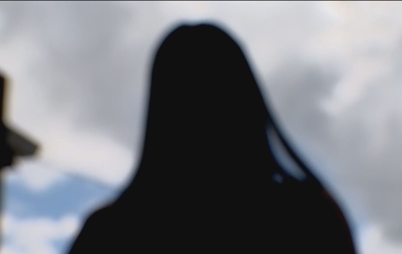 'Só saíram de cima porque o sino tocou', diz mãe de adolescente que denunciou estupro coletivo dentro de escola