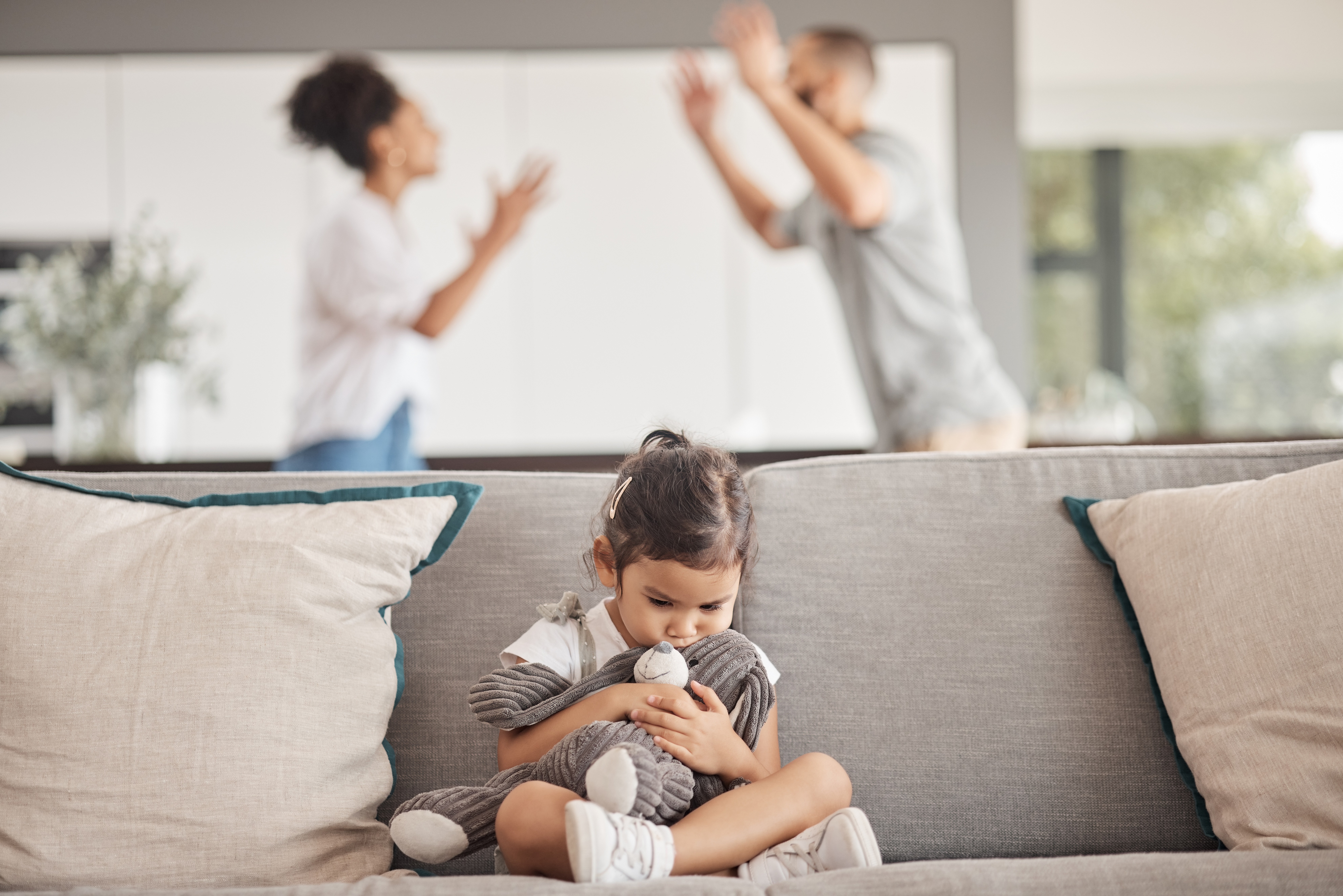 Traumas passam de pais para filhos? Entenda o que a neurociência já sabe