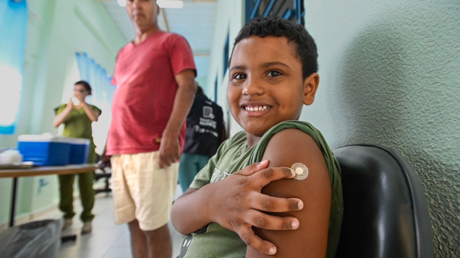 Com foco no sarampo, Campinas leva vacinação a escolas para atualizar cadernetas de alunos de até 14 anos