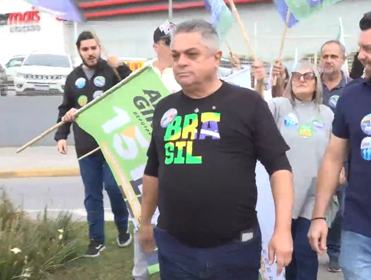 Eleições 2026 em SC: João Rodrigues faz caminhada em Joinville e reúne com entidades comerciais