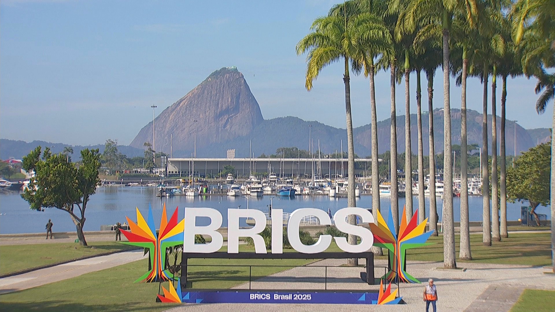 Chefes de Estado começam a chegar ao encontro do Brics; SIGA