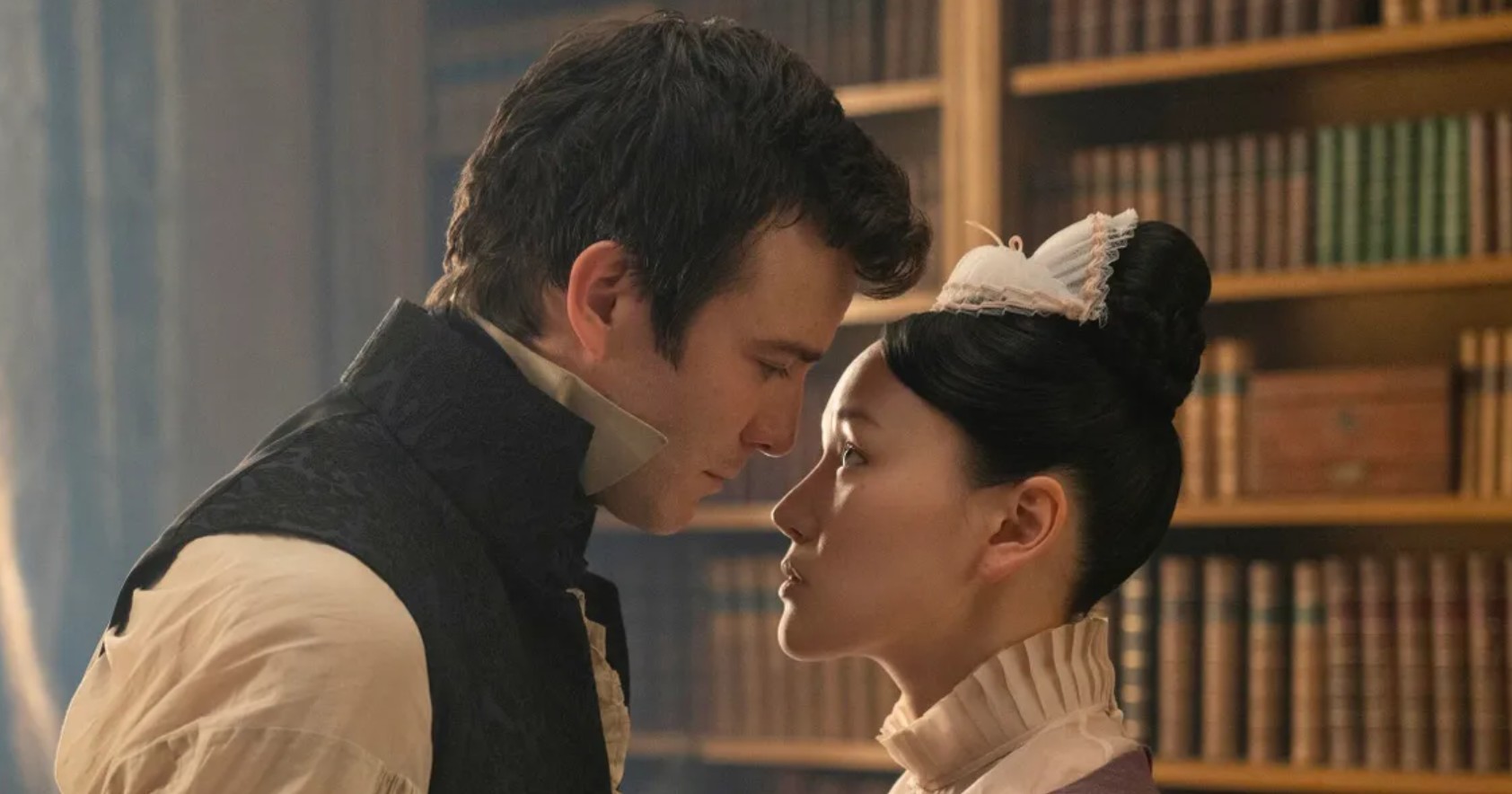 Amante? Elenco de 'Bridgerton' opina sobre cena que deu o que falar: 'Há o que criticar e admirar'