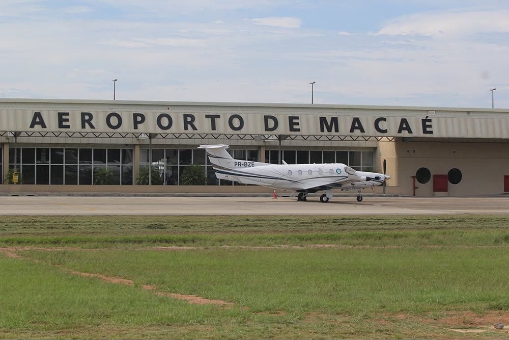 Aeroporto de Macaé bate recorde histórico com 132 voos em um único dia