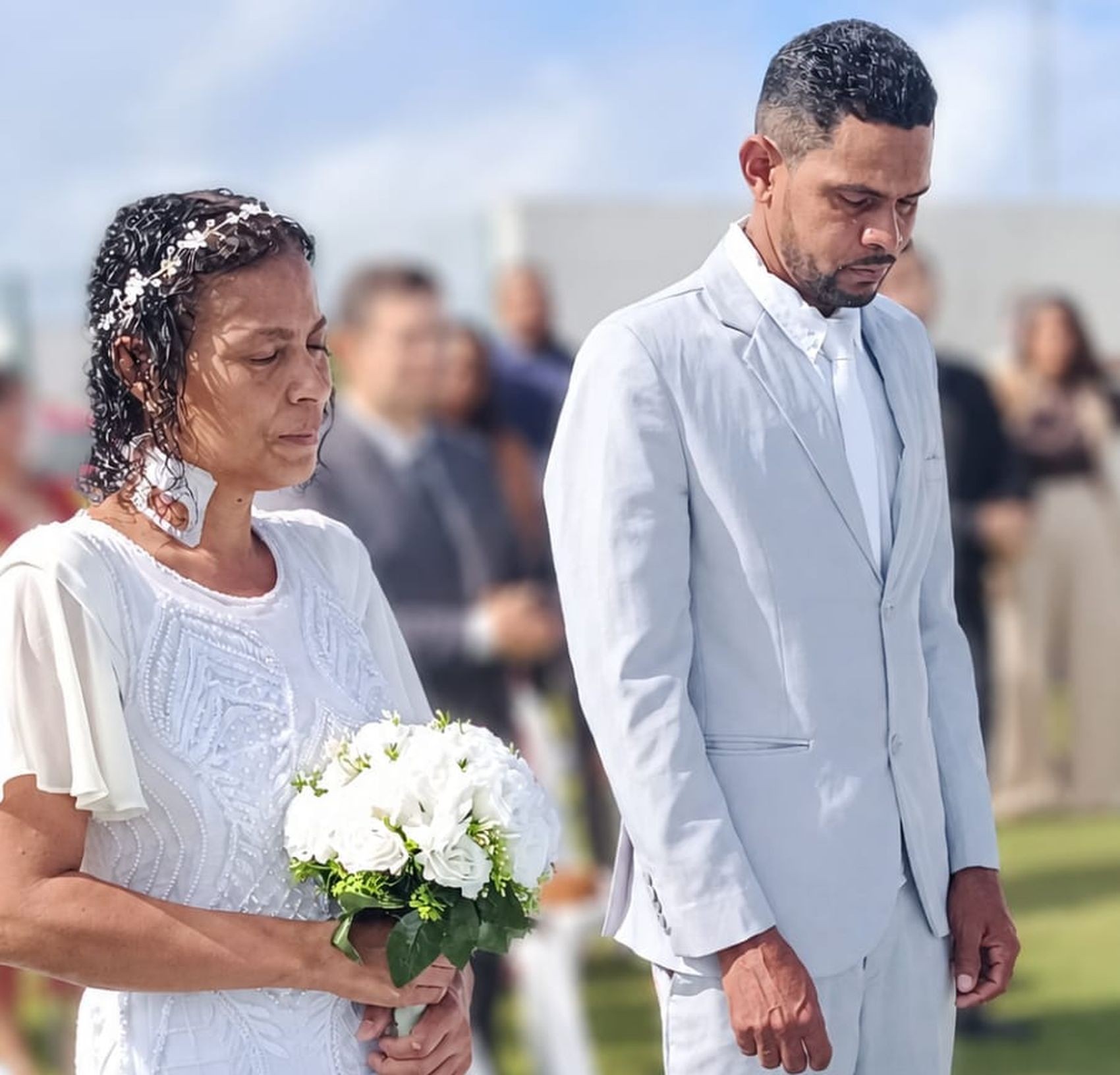 Paciente com câncer se casa em hospital de Sergipe e realiza sonho após 20 anos de união
