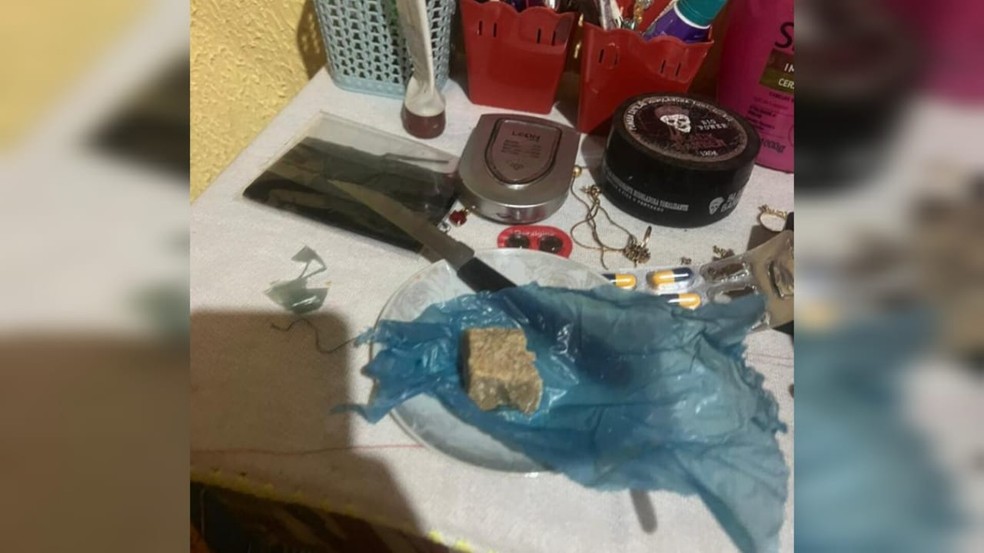 Polícia encontrou drogas durante as ações da operação — Foto: Divulgação