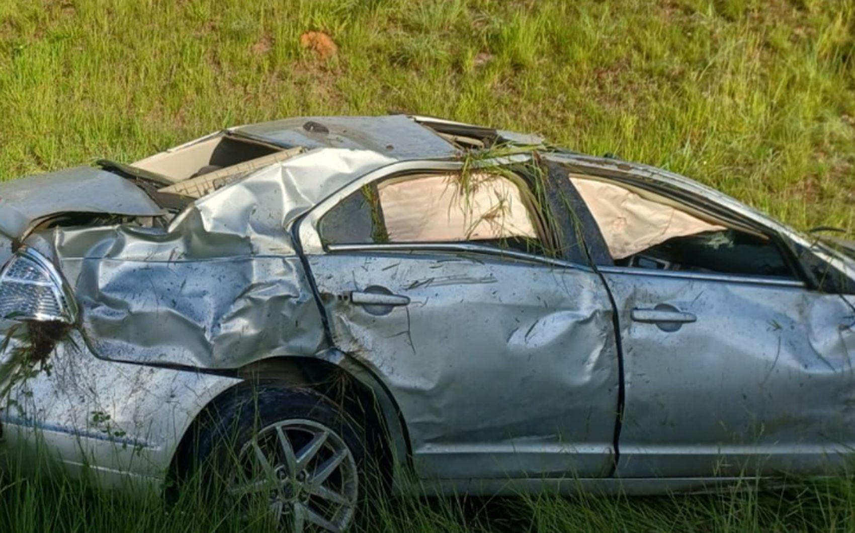 Veículo capota e deixa quatro pessoas feridas em Nossa Senhora do Socorro