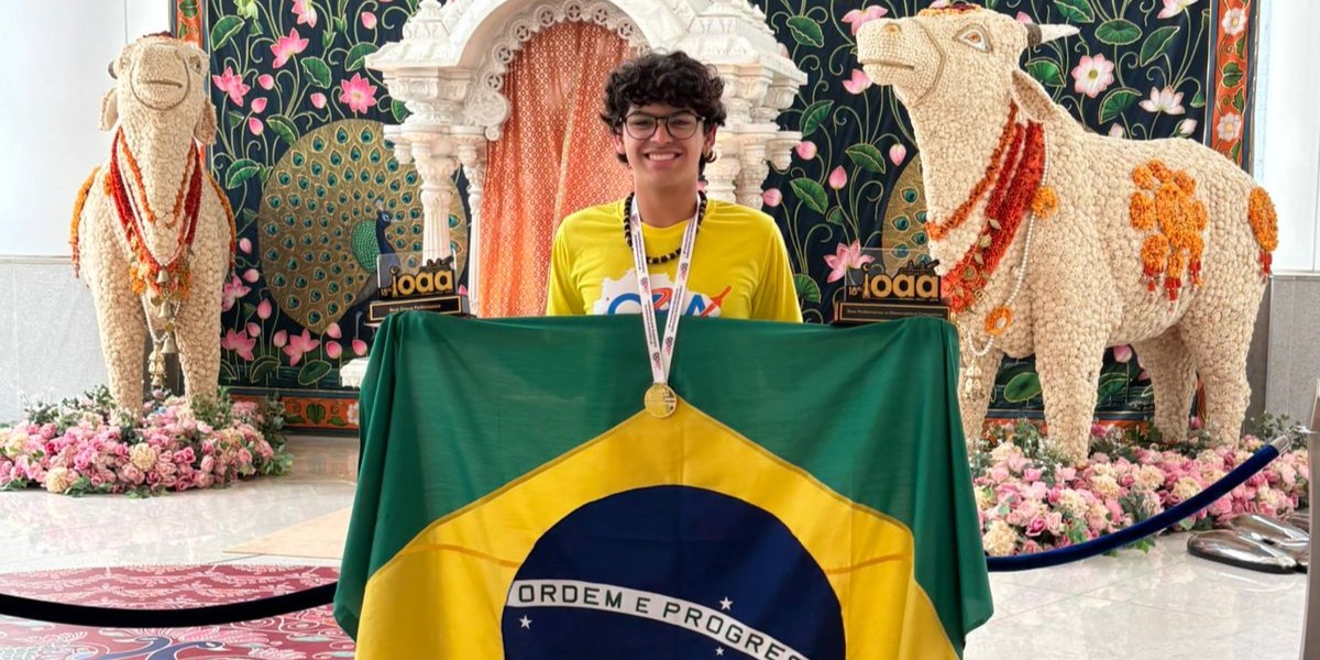 Brasileiro medalhista de ouro na Olímpiada Internacional de Astrofísica tem música como aliada especial: 'Penso em montar banda'