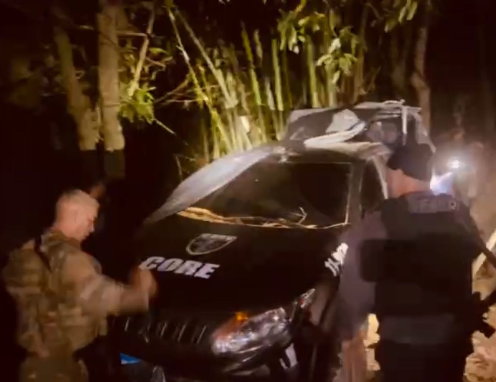 Polícia apreende falsas viaturas da Core na Baixada Fluminense — Foto: Reprodução