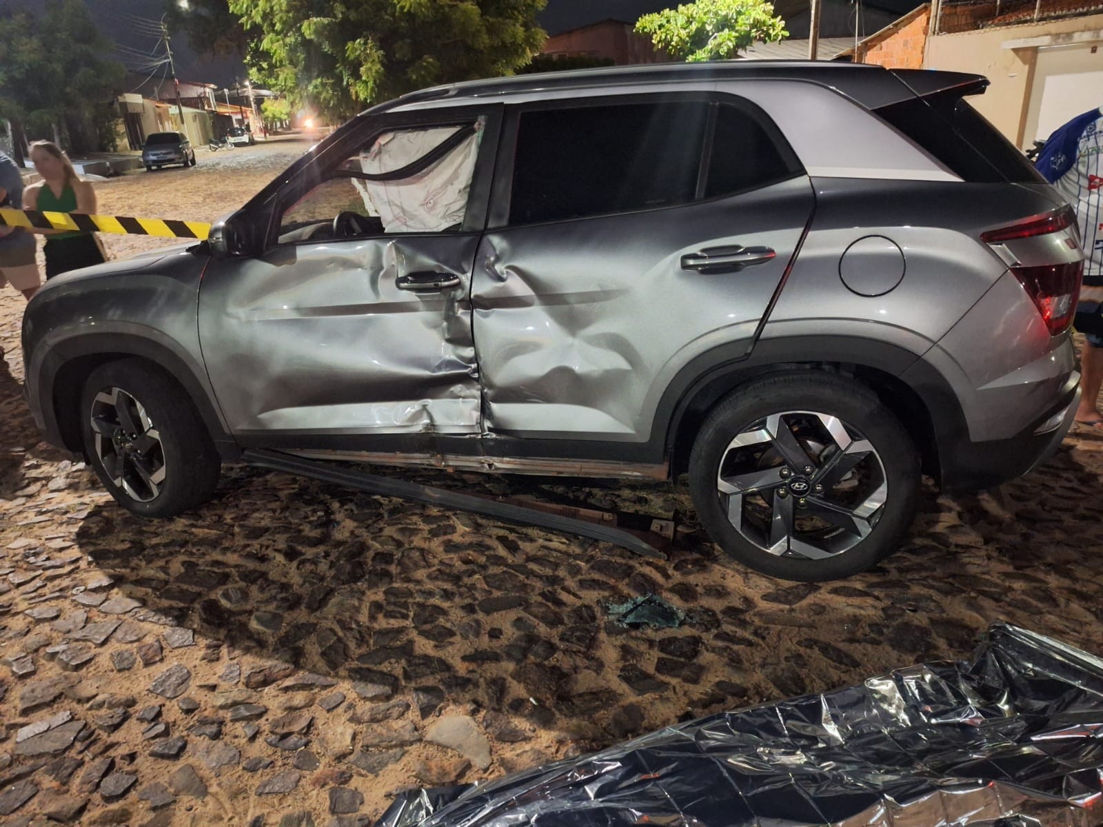 Jovem morre após bater moto em carro no litoral do Piauí