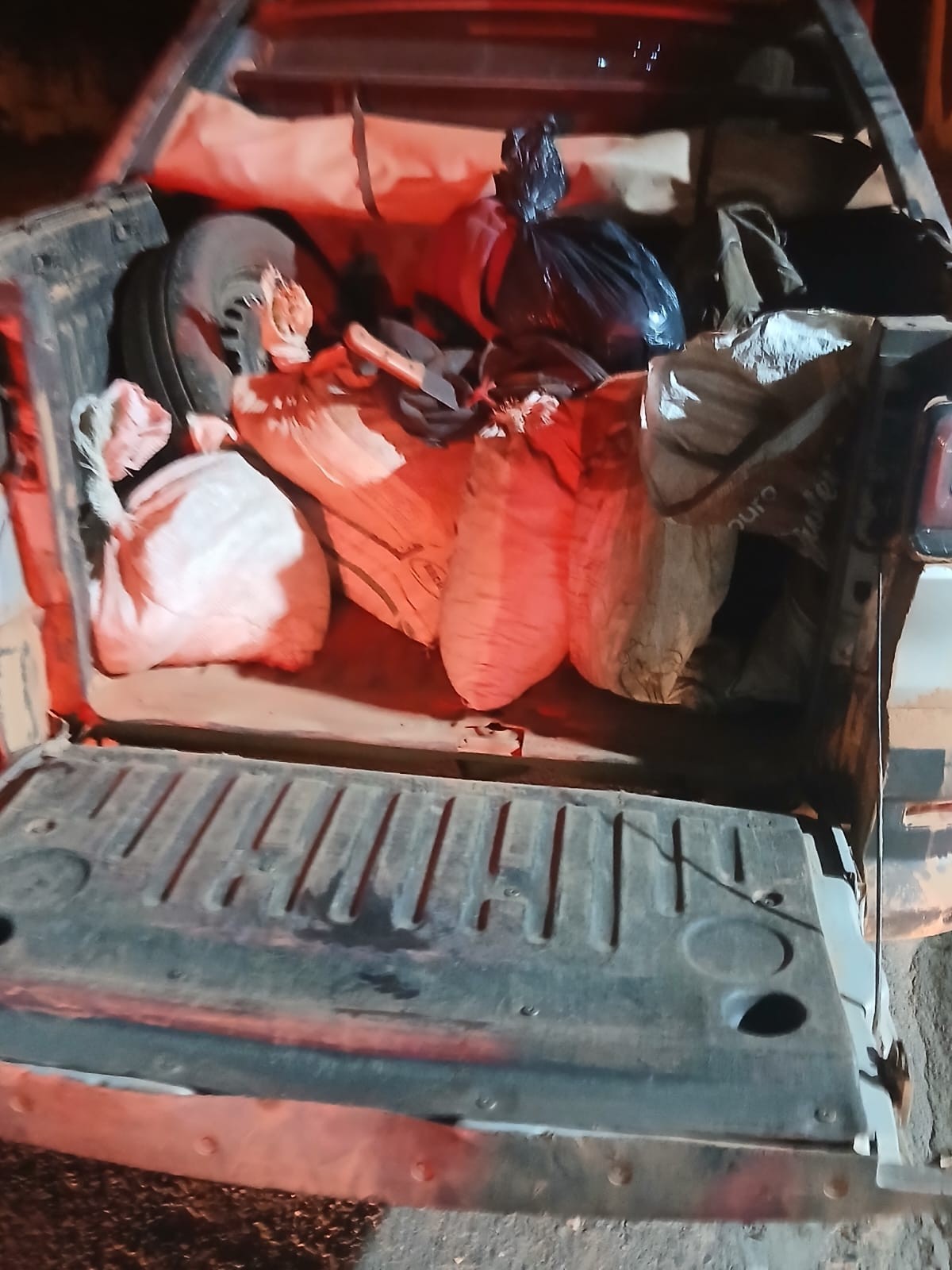 Quatro homens são presos com 130 quilos de cristais dentro de carro em Augusto de Lima