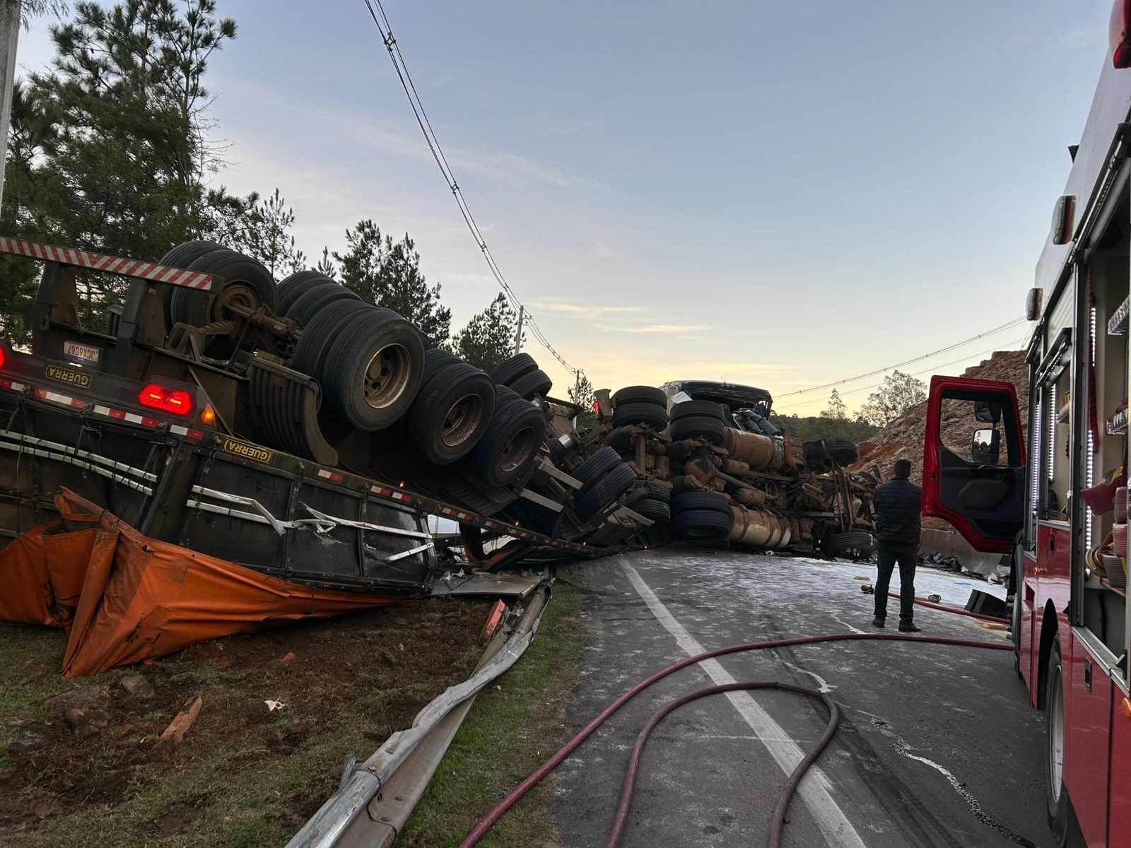 Acidente com ônibus de excursão que vinha de SP deixa dois mortos na Serra do RS
