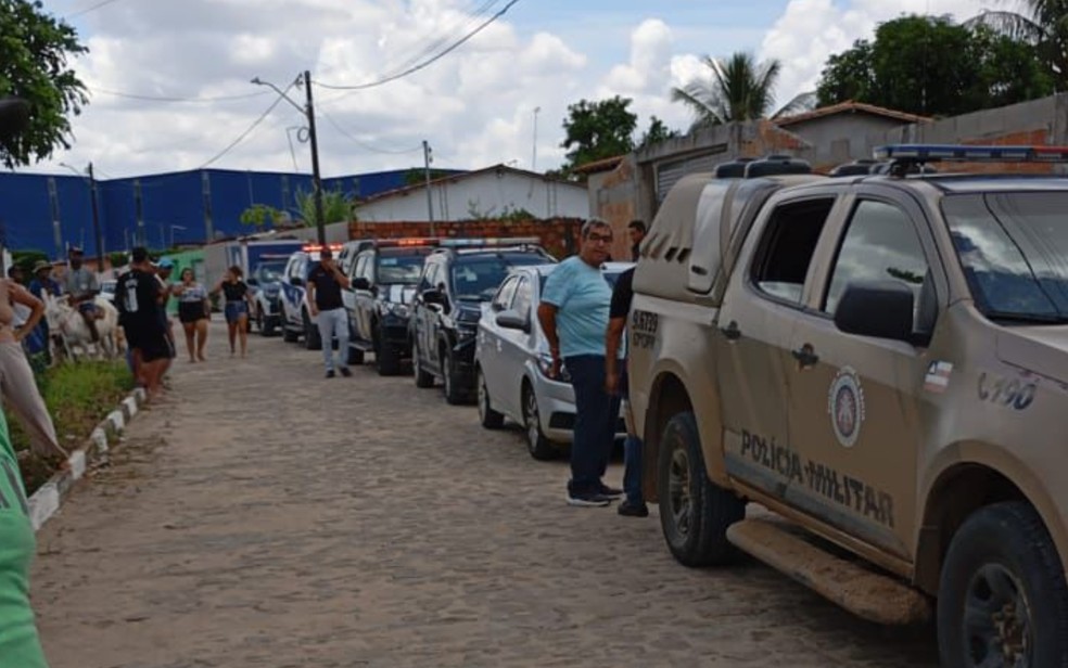 Mulher foi encontrada morta dentro de casa em Feira de Santana — Foto: Redes Sociais