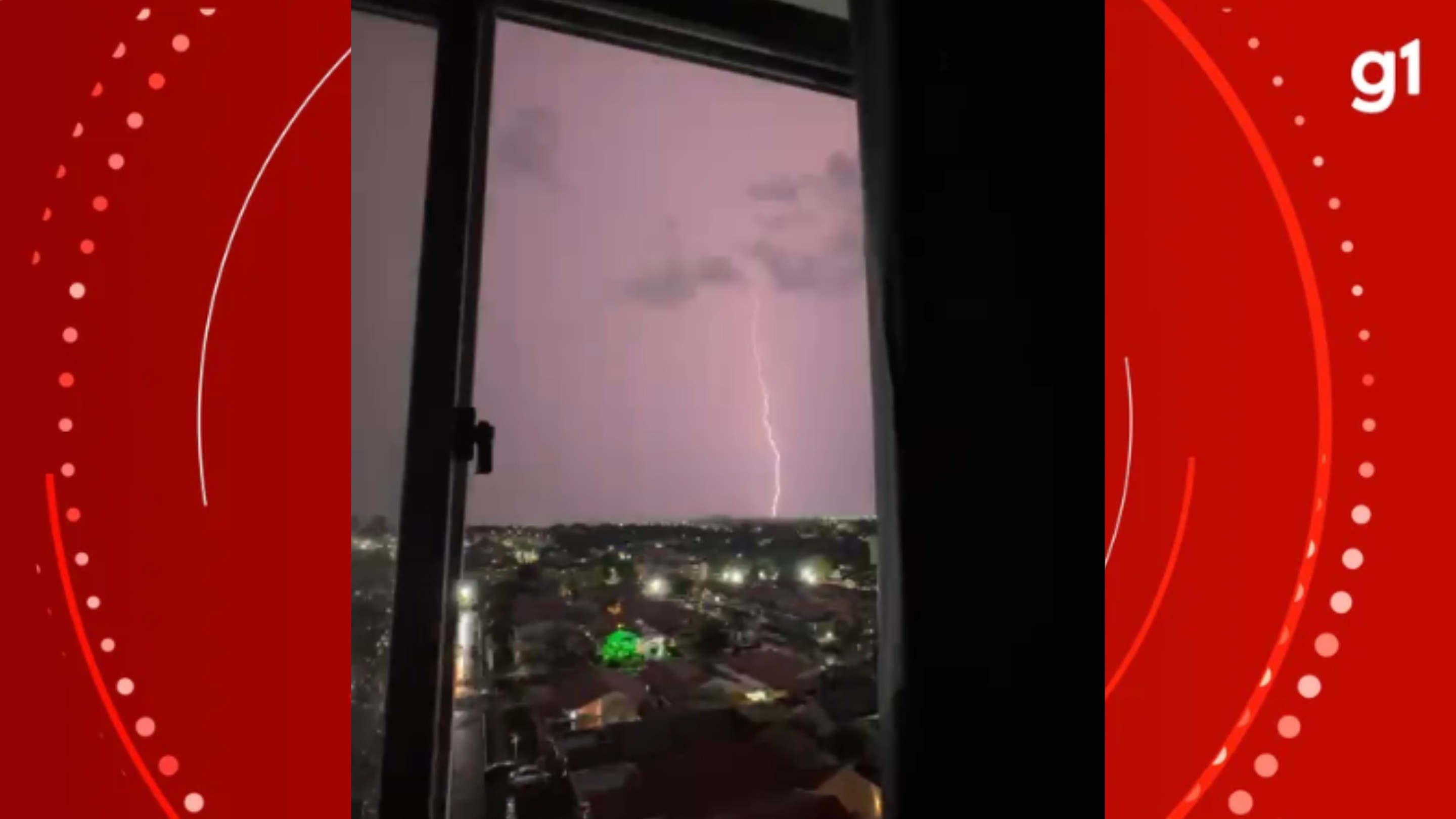 Após temporal com raios e trovões, Manaus se aproxima da média de chuva de outubro; VÍDEO
